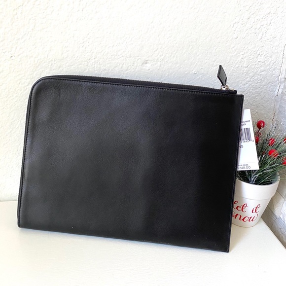 Michael Kors Gifting Zip Tech Organizer - Picture 3 of 7